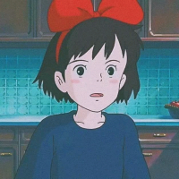 钢琴上de黑白猫咪